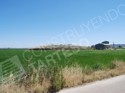 Vista general del túmulo del yacimiento de Casas del Turuñuelo (Guareña, Badajoz)